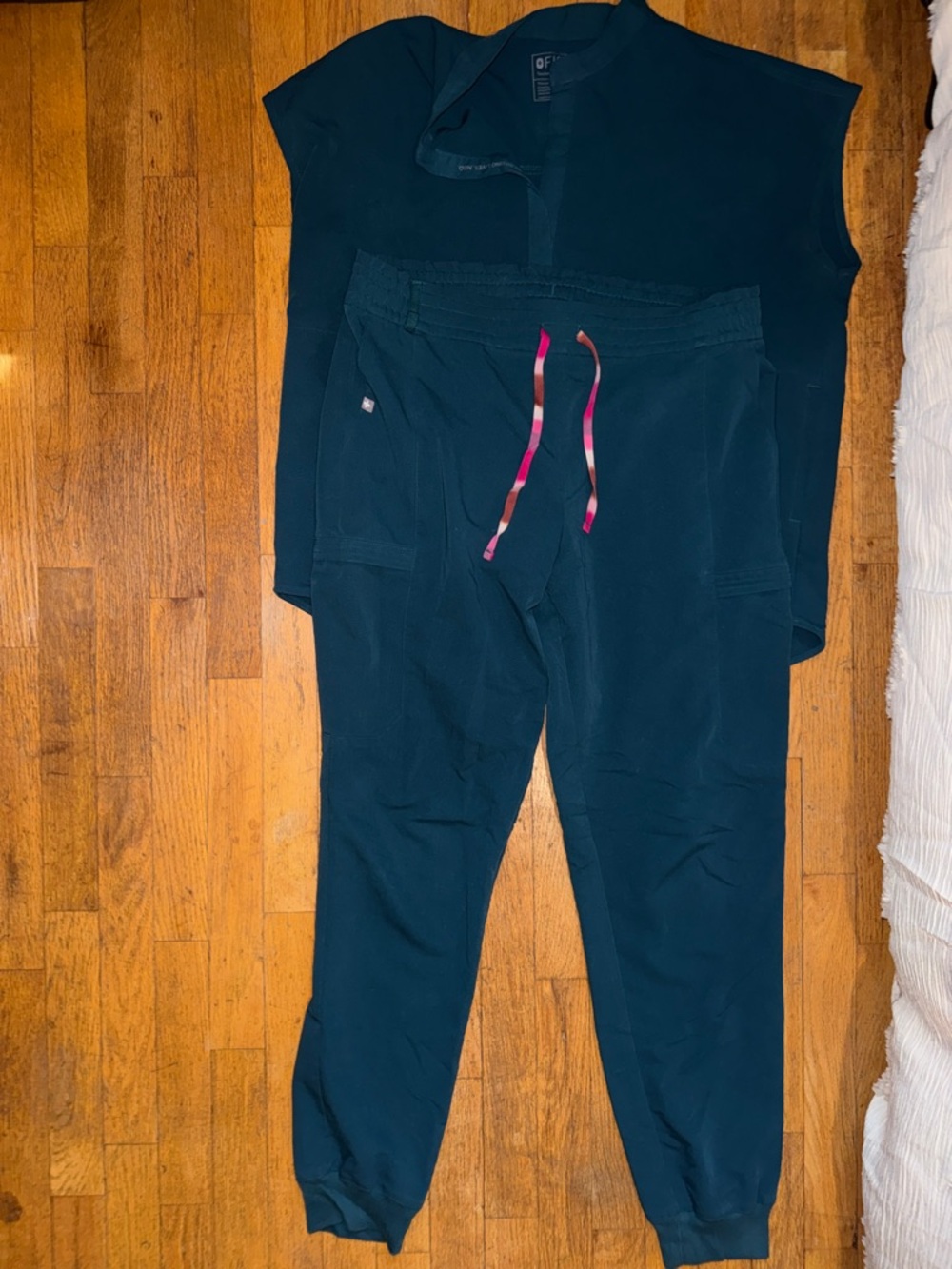 Figs Teal Joggers w/ Pink Drawstring (Large Tall) and Rafaela Scrub Top (Large)